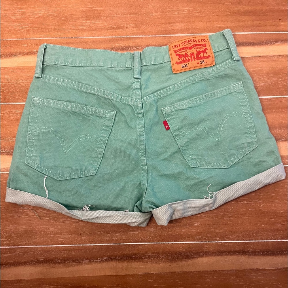 LEVI’S 501 Mid-Rise Shorts in Mint Green
